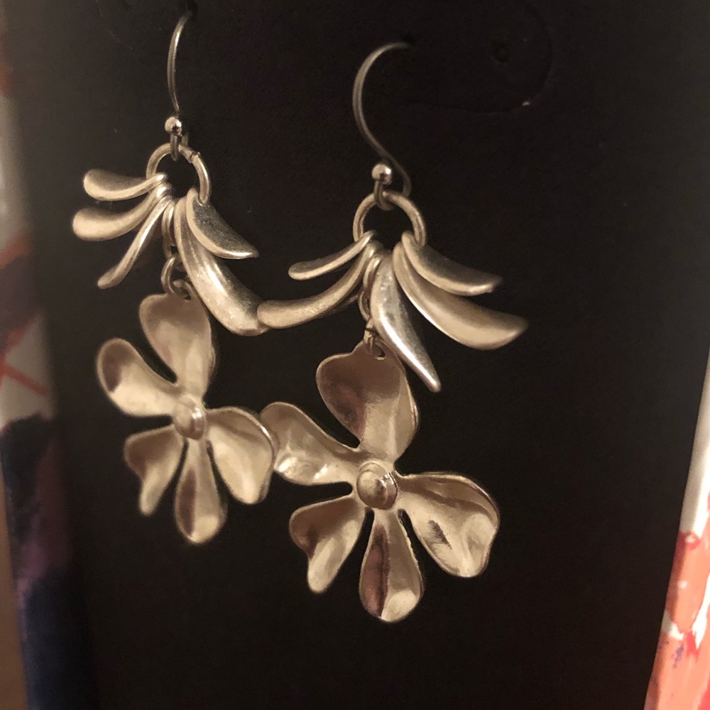 Lucky Brand🍀ST Floral Petal Drop Earrings - Picture 5 of 10
